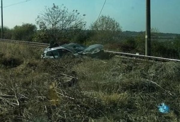 Влак удари джип на железопътен прелез край Разград Тежкият пътен