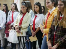 Ученици от Търговската гимназия се подготвят за съдебни служители