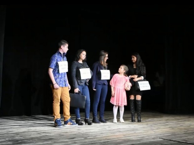 Детският финансов театър Въртележка на парите тръгва на национално турне