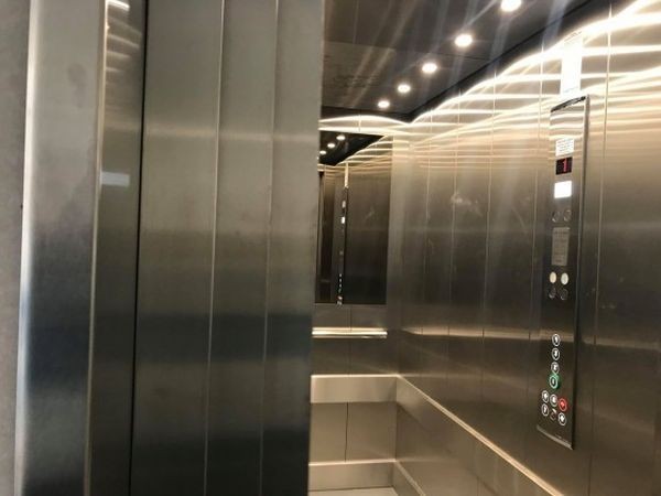 АрхивТова е поредният случай в който хора засядат в асансьорите