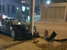 Страховита каскада на кръгово в Пловдив! Зад волана - 19-годишен, пиян и без книжка!