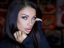 Емануела се заяде публично с Диневи