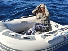 Туристка прекара два дни в открито море, дъвчащи бонбони я спасили от глад