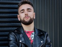 Млад певец кълне в изборна бюлетина
