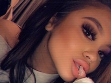 Дъщерята на Анелия: Не съм кифла, девствена съм!