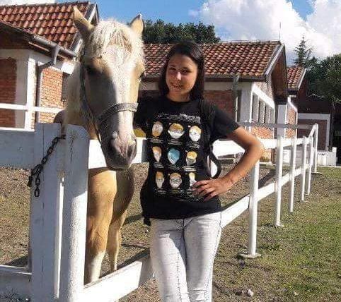 18 годишна Виктория от Добрич която през лятото на миналата година