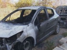 Изгоряха две коли на шефа на Митниците! Умишлен палеж или самозапалване?
