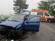 Верижна катастрофа с три автомобила по пътя Пловдив-Карлово