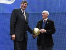 Почетният гражданин на Пловдив Станко Стоянов получи Златна топка
