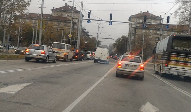Умните светофари на едно от най-натоварените кръстовища извън строя