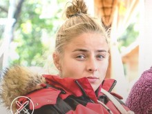 Зрителите шокирани! Жени се предлагат на жени във "Фермата"