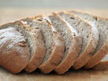 Ръженият и пълнозърнестият хляб вече ще се правят по стандарт