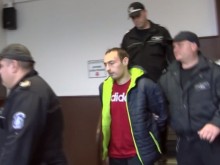 Иван, който преби до смърт майка си, отива в затворническа болница