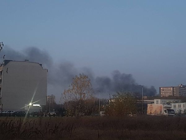 Черен дим се носи около Окръжна болница