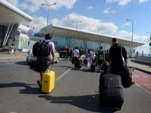Държавата дава до 1200 лв. на месец, за да върне българите от чужбина