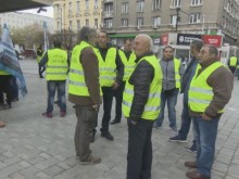 Собственици на малки бензиностанции протестираха пред Министерството на икономиката
