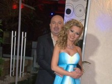 Съпругата на Орхан Мурад стана лечителка, предлага услугите си във фейсбук