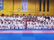 Истински празник при посрещането на каратеките на АСКК "Тракия" от Световното