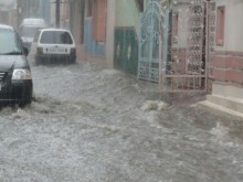 Проливни дъждове наводниха Сандански