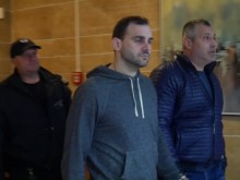 Натопени ли са полицаите, обвинени в кражба на цигари за 300 бона?