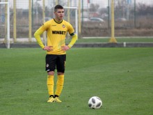 Само един от Ботев тренира на облекчен режим