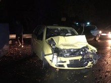 "Шкода" навлезе в насрещното и се заби в автобус на пътя Бургас – Варна, има пострадал