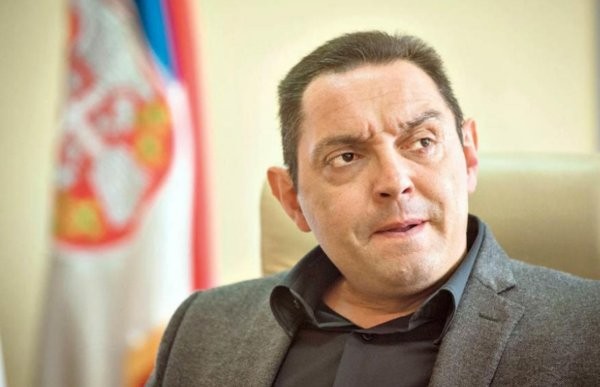 Сръбският министър на отбраната Александър Вулин отправи тежки обиди към