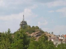 Доброволци чистят Сахат тепе