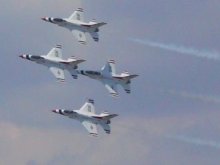 Голямо авиошоу стартира на летище Пловдив