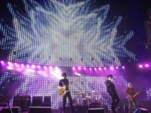 Участниците в играта за 3D концерта на U2 имат шанс да спечелят допълнителни награди