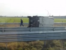 Катастрофа с два автомобила на АМ "Тракия"! Насочват шофьорите по обходен маршрут