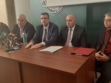 На извънреден брифинг дадоха подробности за жестоко убийство в Бургас! Претърсиха ез. Вая