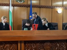 Второкласници от ОУ "Алеко Константинов" в Пловдив "осъдиха" на 5 г. затвор мъж за грабеж