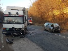 Тежка катастрофа на Е-79 отне живота на жена