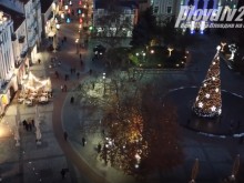 Вижте празнично украсения център на Пловдив от птичи поглед!
