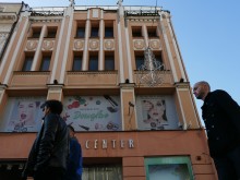 Месарски бос взе огромна сграда на Главната, вижте какво ще я прави!