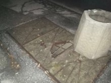 Опасна дупка дебне жителите на "Тракия"