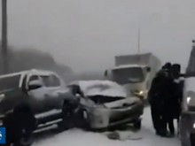 Зрелищна верижна катастрофа с 48 автомобила на магистрала