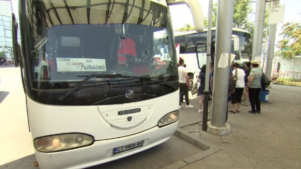 bTV
Автобусните превозвачи се готвят за протест. От утре те ще стачкуват