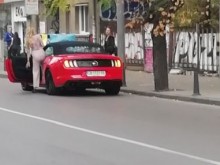 Антония Петрова се държи като мутреса и яко гази закона