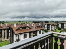 Наш луксозен хотел посреща гостите си с мухъл и рушащи се стени