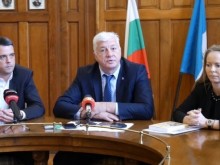Каназирева да не би да е кмет на кмета?