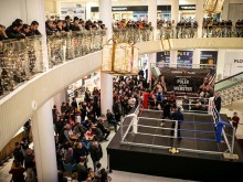 Стотици препълниха мол Plovdiv Plaza за откритата тренировка на Тервел Пулев