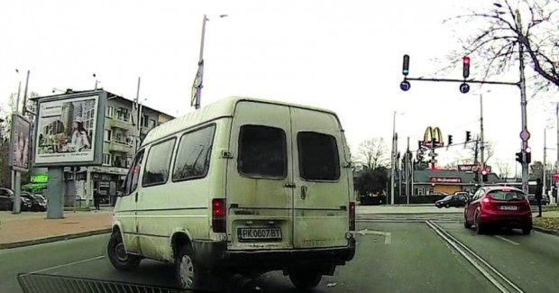 Такова нарушение, и то на зелен светофар, Пловдив отдавна не помни!
