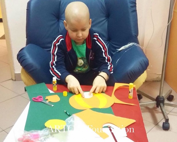 Фондация АРТОН България набира средства за арт терапия на деца