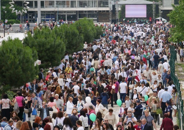 Официално за 2018 г.: Родените у нас са 62 197, починалите - 108 526!