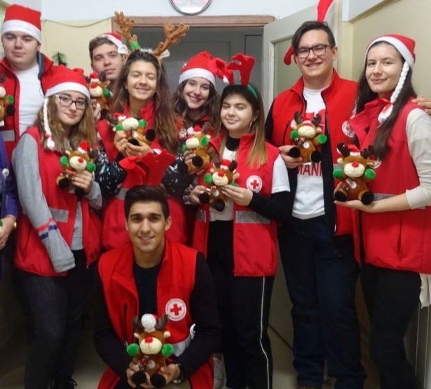 За поредна година в навечерието на Коледа  доброволците на Българския