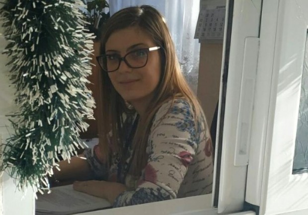 Усмихнати и доволни млади служителки в МВР? Възможно е!