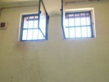 Мъж се разплака за първи път от дете заради кошмарни условия в пловдивския арест