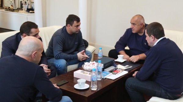 Премиерът Бойко Борисов се срещна с представители на кризисния щаб на Перник